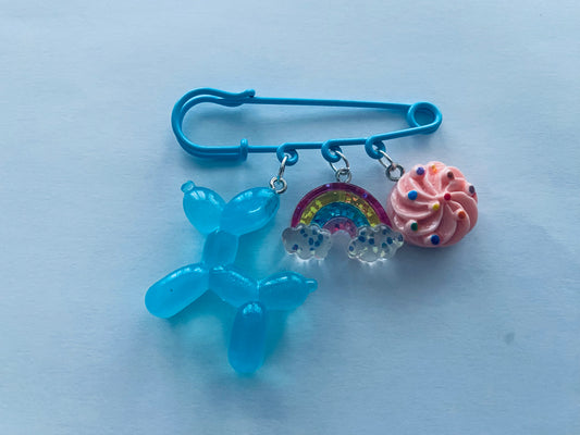 Broschen mit Anhänger 🐾🌈🍬🧁