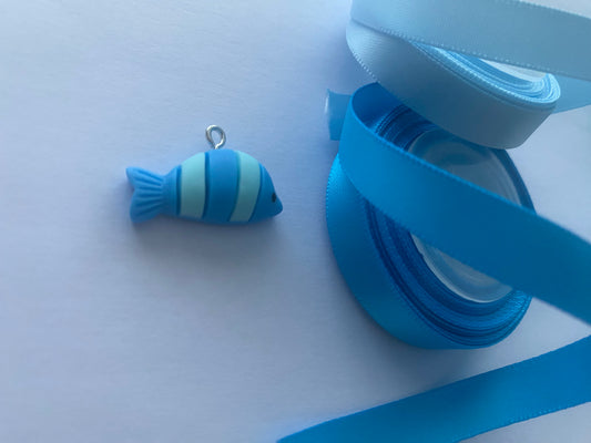 Choker con ciondolo pesciolino